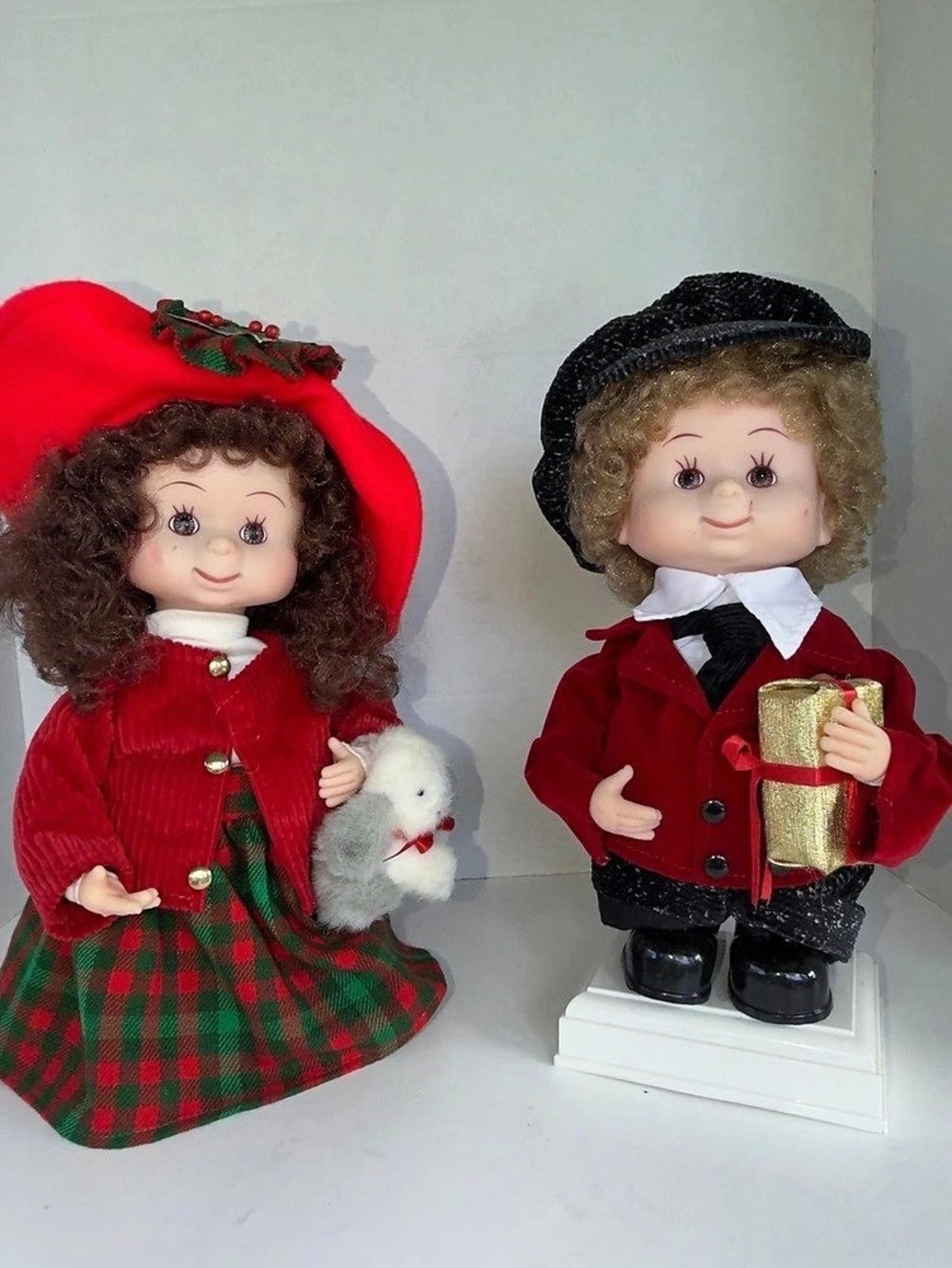 Santa's Best Musical Holiday Doll Set Red & Green